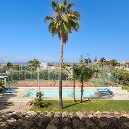 A 300 Mt. Dal Mare Villa