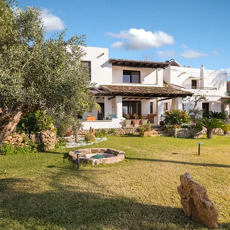 A 300 Mt. Dal Mare Villa